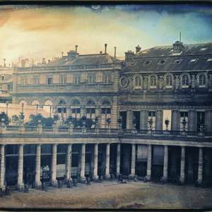 Louis Jacques Mandé Daguerre, Le Palais-Royal, vers 1839-1840 (daguerréotype, Musée des techniques, Prague).#french #daguerreotype #photography #paris #palais #royal #praha #museum #czech